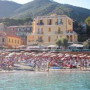 La Spiaggia ** Monterosso al Mare